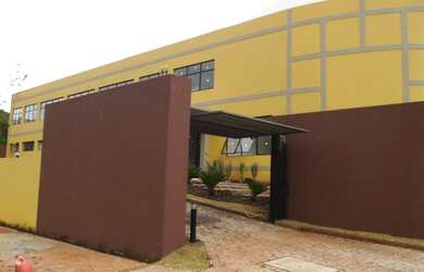 Imagem: O depósito possui 5 Vagas na garagem, 2.000m² de Área e