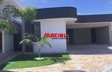 Imagem: A casa em condomínio possui 3 Dormitórios, 2 Banheiros, 2