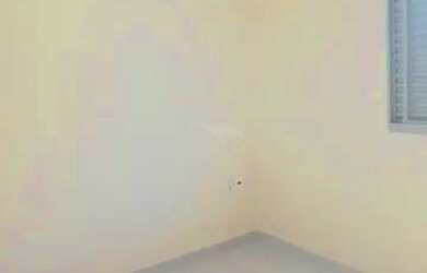 Imagem: A casa possui 2 Dormitórios, 2 Banheiros, 1 Vaga na garagem