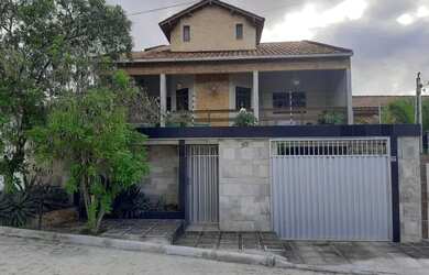 Imagem: A casa à venda possui 4 Dormitórios, 3 Banheiros, 3 Vagas