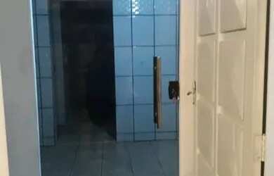 Imagem: A casa possui 2 Dormitórios, 2 Banheiros, 1 Vaga na garagem