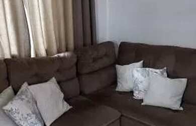 Imagem: A casa possui 3 Dormitórios, 2 Banheiros, 2 Vagas na garagem