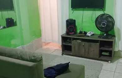 Imagem: A casa possui 2 Dormitórios, 1 Banheiro, 1 Vaga na garagem