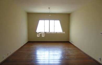 Imagem: O apartamento possui 3 Dormitórios, 1 Banheiro, 1 Vaga na garagem