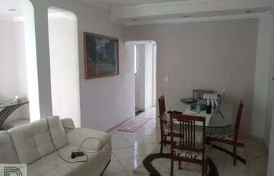 Imagem: A casa possui 2 Dormitórios, 3 Banheiros, 2 Vagas na garagem