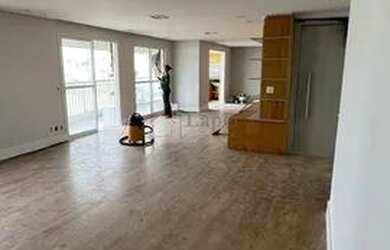 Imagem: O apartamento possui 4 Dormitórios, 5 Banheiros, 3 Vagas na