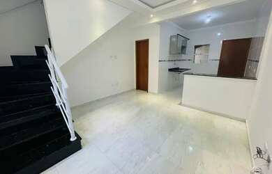 Imagem: A casa possui 2 Dormitórios, 2 Banheiros, 1 Vaga na garagem