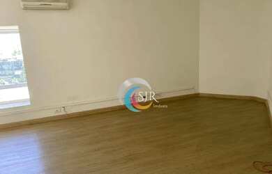 Imagem: O depósito possui 2 Vagas na garagem, 150m² de Área e está