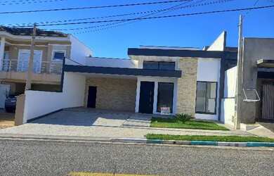 Imagem: A casa em condomínio possui 3 Dormitórios, 4 Banheiros, 4