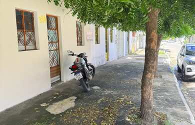 Imagem: A casa possui 2 Dormitórios, 1 Banheiro, 100-0m² de Área