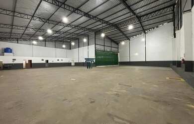 Imagem: Galpão para aluguel com Docas com 1400 m² no Jardim das Alterosas