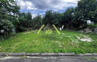 Imagem: O terreno possui 600m² de Área e está localizado em Santa