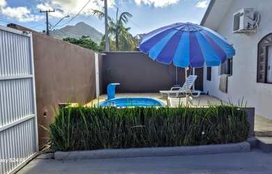 Imagem 2: Casa com piscina em Matinhos