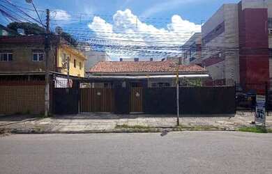 Imagem: A casa possui 4 Dormitórios, 4 Banheiros, 162m² de Área e