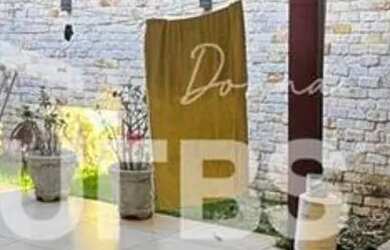 Imagem: A casa possui 3 Dormitórios, 3 Banheiros, 2 Vagas na garagem