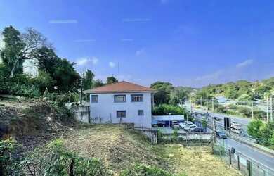 Imagem: O terreno possui 1.319m² de Área e está localizado em Parque