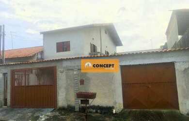 Imagem: A casa possui 3 Dormitórios, 2 Banheiros, 5 Vagas na garagem