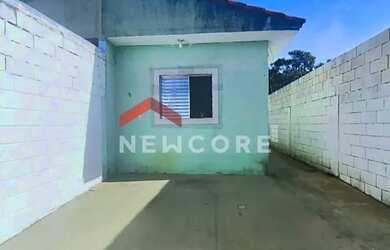 Imagem: A casa possui 1 Dormitório, 1 Banheiro, 2 Vagas na garagem