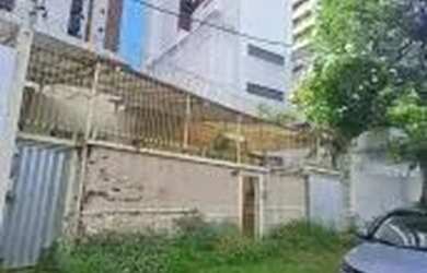 Imagem: A casa possui 5 Dormitórios, 3 Banheiros, 3 Vagas na garagem