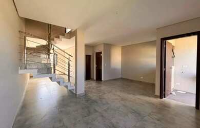 Imagem 3: Sobrado à venda,próximo ao Shopping Palladium e Muffato MAX