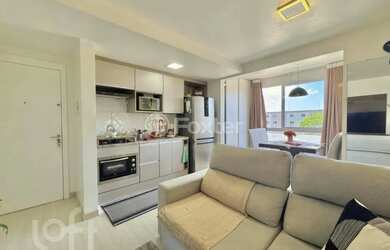 Imagem: O apartamento possui 2 Dormitórios, 1 Banheiro, 1 Vaga na garagem