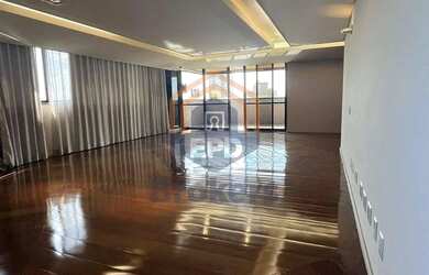 Imagem: O apartamento possui 4 Dormitórios, 1 Banheiro, 3 Vagas na