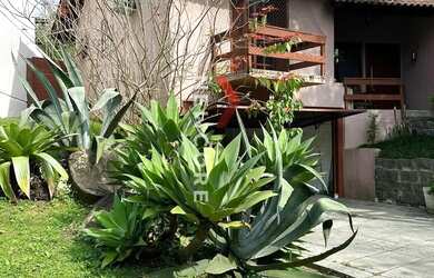 Imagem: A casa em condomínio possui 3 Dormitórios, 2 Banheiros, 2