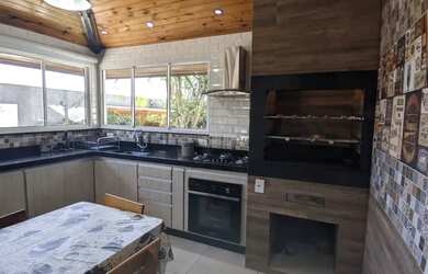 Imagem 5: LINDA CASA. Piscina, Varanda, 265m² de Áreae5 Vagas na garagem