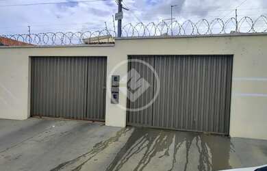 Imagem: A casa possui 2 Dormitórios, 1 Banheiro, 360m² de Área e