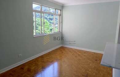 Imagem: O apartamento possui 1 Dormitório, 1 Banheiro, 1 Vaga na garagem