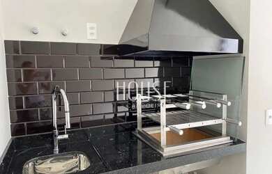 Imagem: A casa em condomínio possui 3 Dormitórios, 5 Banheiros, 202m²