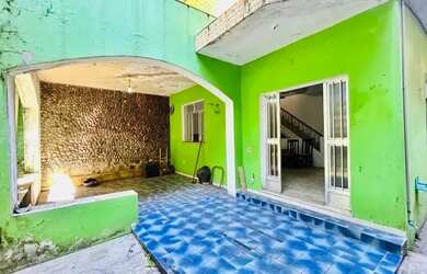 Imagem: A casa possui 5 Dormitórios, 5 Banheiros, 5 Vagas na garagem