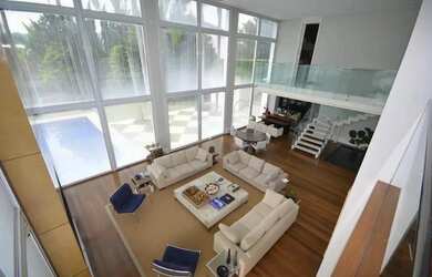 Imagem: A casa em condomínio possui 5 Dormitórios, 5 Banheiros, 5