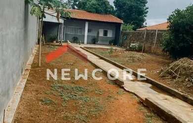 Imagem: A casa possui 1 Dormitório, 1 Banheiro, 5 Vagas na garagem