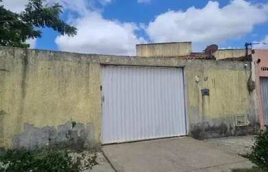 Imagem: A casa possui 2 Dormitórios, 1 Banheiro, 1 Vaga na garagem