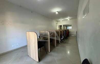 Imagem: O depósito possui 2 Vagas na garagem, 86m² de Área e Imóvel