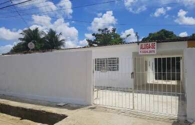 Imagem: A casa possui 3 Dormitórios e está localizado em Cajueiro