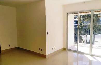 Imagem: O apartamento possui 3 Dormitórios, 1 Banheiro, 3 Vagas na