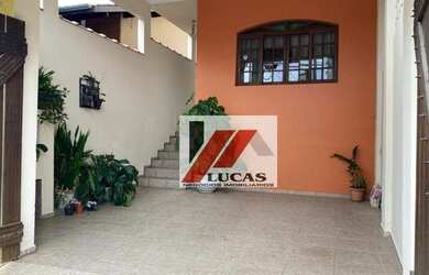 Imagem: A casa possui 3 Dormitórios, 3 Banheiros e 115m² de Área