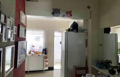 Imagem: A casa em condomínio possui 3 Dormitórios, 1 Banheiro, 1 Vaga