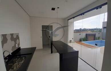 Imagem: A casa em condomínio possui 3 Dormitórios, 3 Banheiros, 4