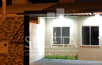 Imagem: A casa possui 2 Dormitórios, 1 Banheiro, 2 Vagas na garagem