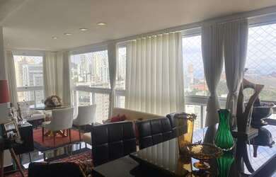 Imagem: O apartamento possui 4 Dormitórios, 5 Banheiros, 3 Vagas na