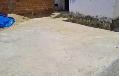 Imagem: A casa possui 3 Dormitórios, 1 Banheiro, 3 Vagas na garagem