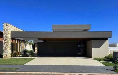 Imagem: A casa em condomínio possui 4 Dormitórios, 5 Banheiros, 2