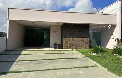 Imagem: A casa em condomínio possui 3 Dormitórios, 3 Banheiros, 3