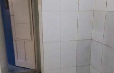 Imagem: A casa possui 1 Dormitório, 1 Banheiro e está localizado