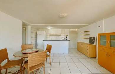 Imagem: O apartamento possui 1 Dormitório, 1 Banheiro, 1 Vaga na garagem