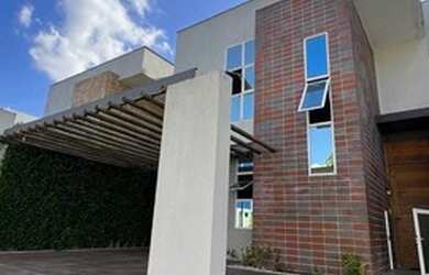 Imagem: A casa em condomínio possui 3 Dormitórios, 3 Banheiros, 2