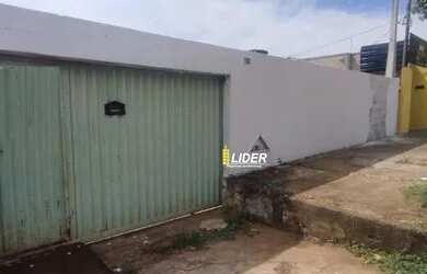 Imagem: A casa possui 2 Dormitórios, 1 Banheiro, 70m² de Área, Área